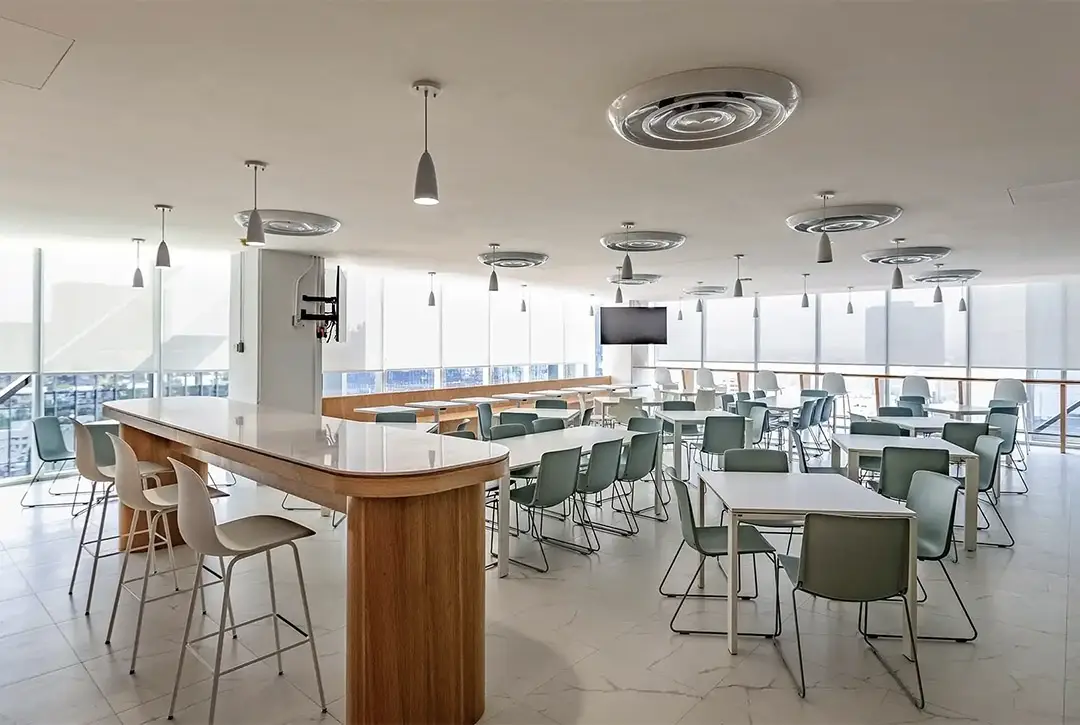 Comedor HDI Seguros CDMX — diseño de interiores por VIDCON